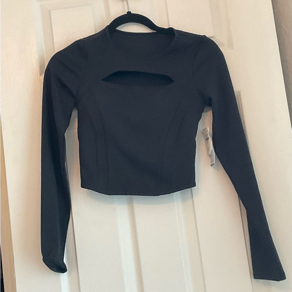 Source Unknown Black Long-Sleeve Crop Top with Chest Cutout